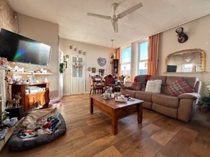 Flat One Lounge- click for photo gallery